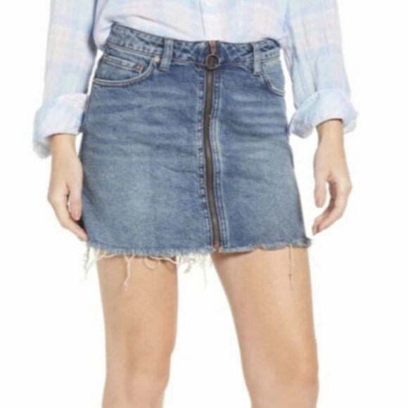 Free People Zip It Up Frayed Hem Denim Mini Skirt Sz 27 - Picture 10 of 11